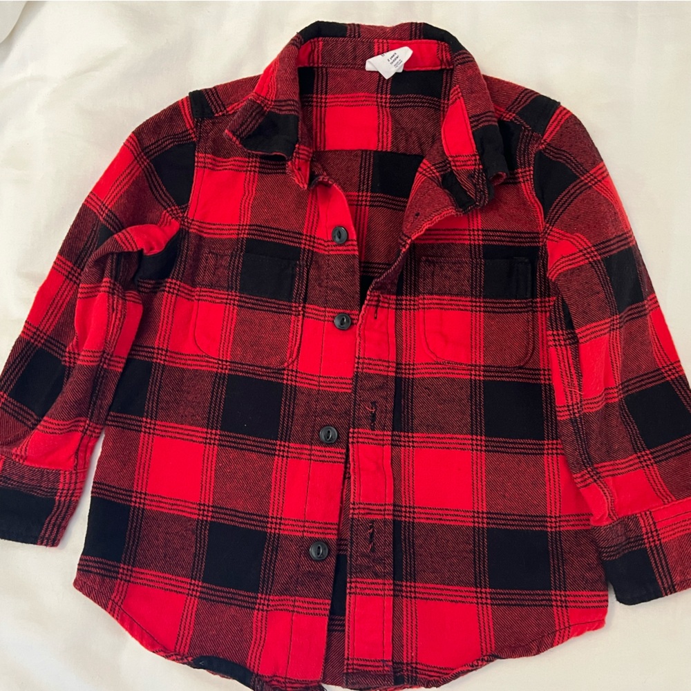 Like new Gap plaid black & red size: 2T button down.